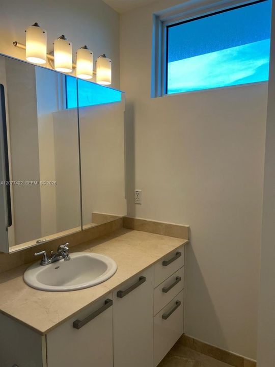 For Rent: $3,850 (2 beds, 2 baths, 1059 Square Feet)