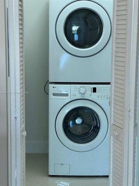 For Rent: $3,850 (2 beds, 2 baths, 1059 Square Feet)