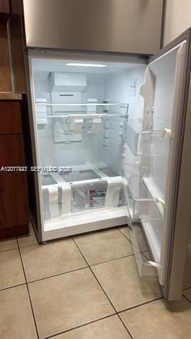 На продажу: $210,000 (2 спален, 2 ванн, 883 Квадратных фут)