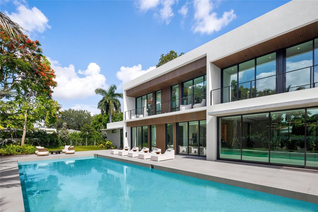 For Sale: $9,990,000 (7 beds, 7 baths, 8077 Square Feet)