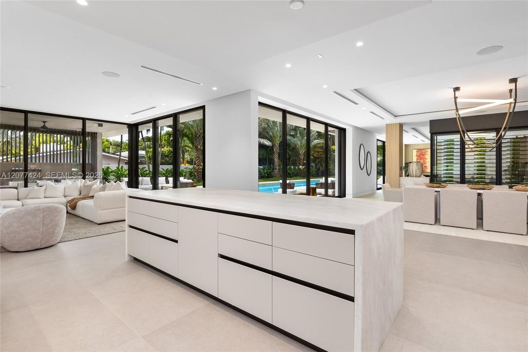 For Sale: $9,990,000 (7 beds, 7 baths, 8077 Square Feet)