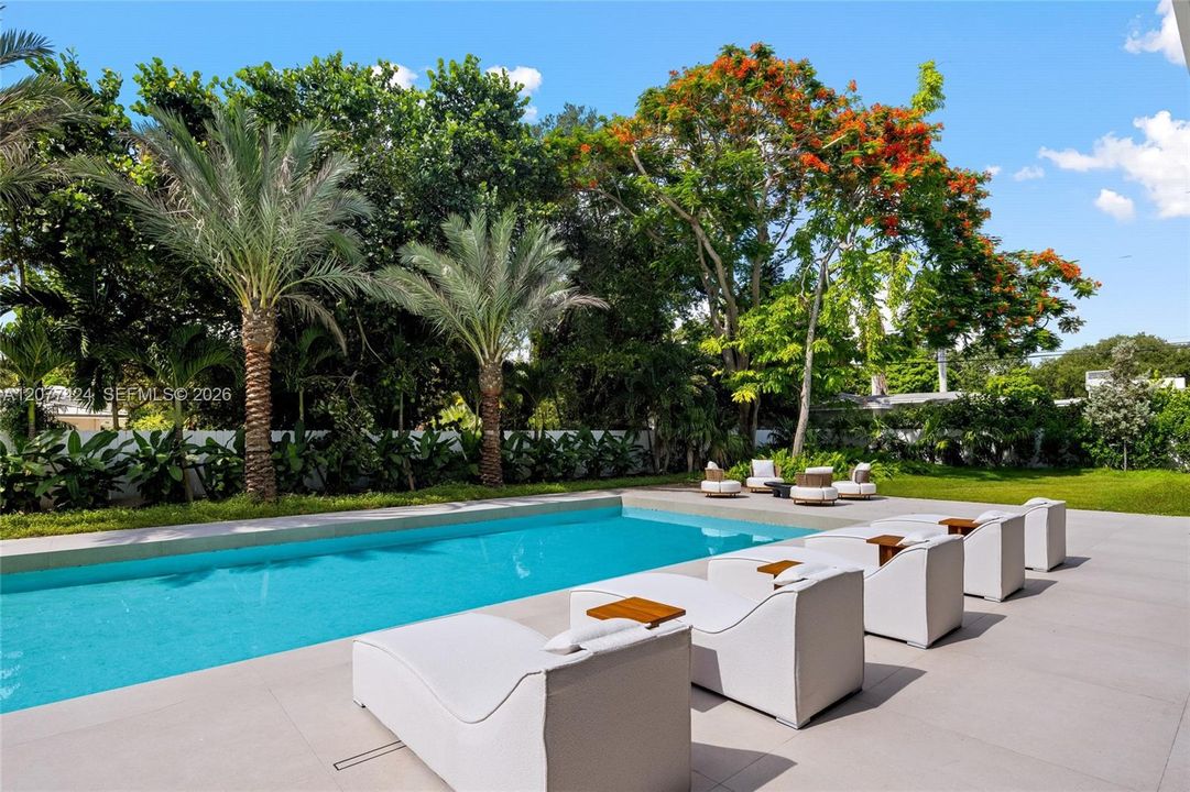 For Sale: $9,990,000 (7 beds, 7 baths, 8077 Square Feet)