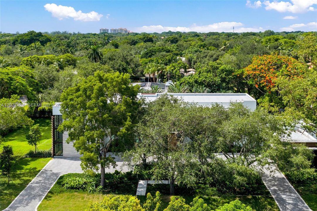 For Sale: $9,990,000 (7 beds, 7 baths, 8077 Square Feet)