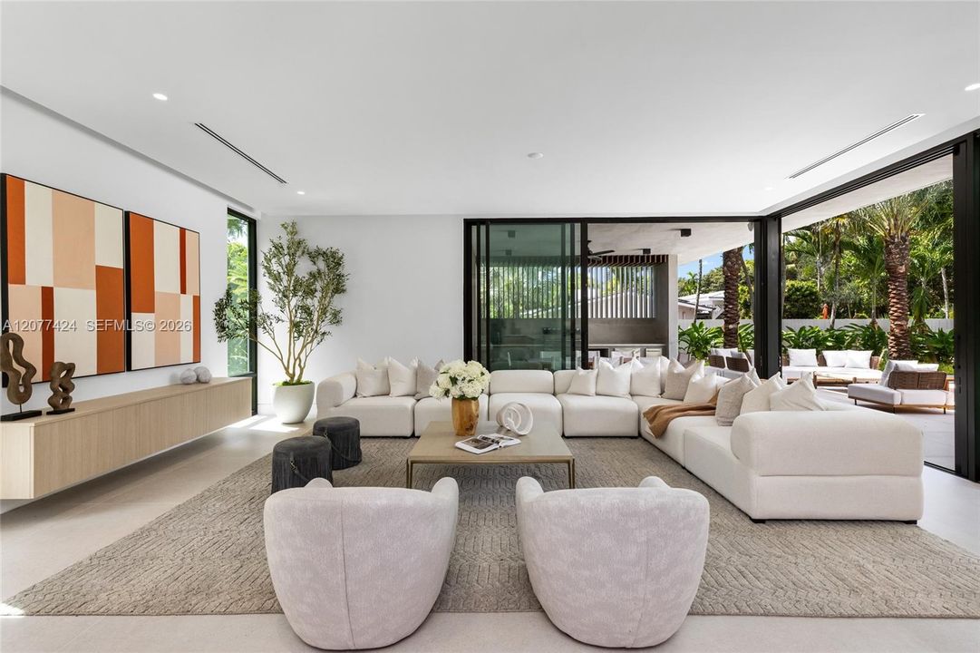 For Sale: $9,990,000 (7 beds, 7 baths, 8077 Square Feet)