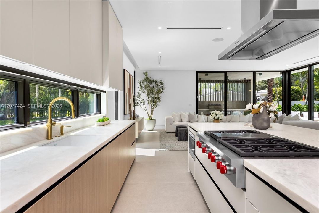 For Sale: $9,990,000 (7 beds, 7 baths, 8077 Square Feet)