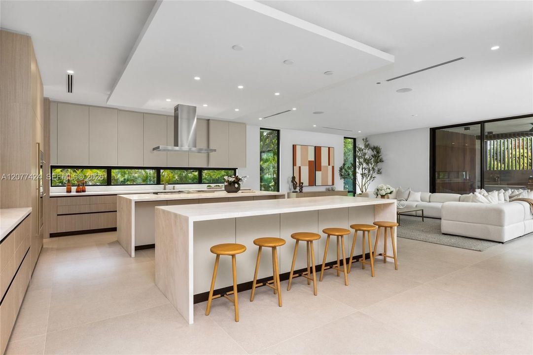 For Sale: $9,990,000 (7 beds, 7 baths, 8077 Square Feet)