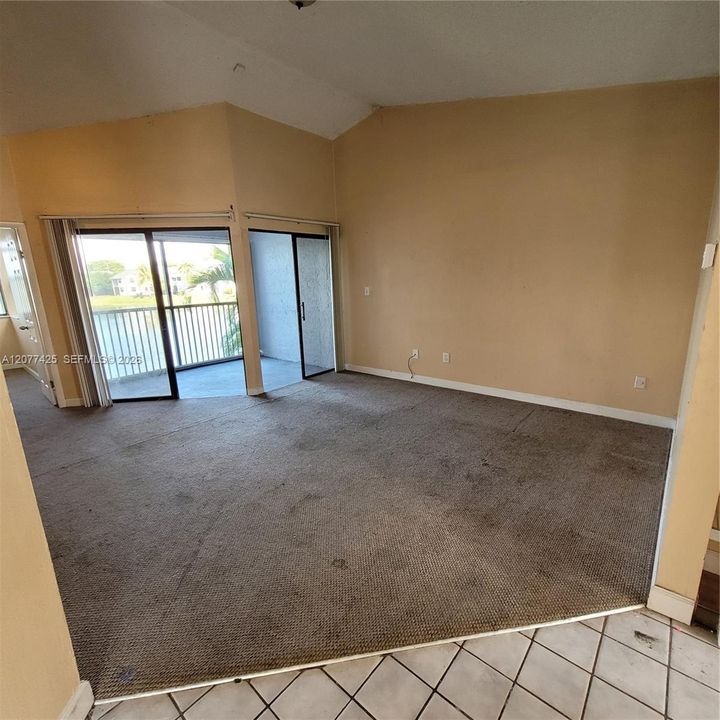 For Rent: $1,950 (2 beds, 2 baths, 970 Square Feet)