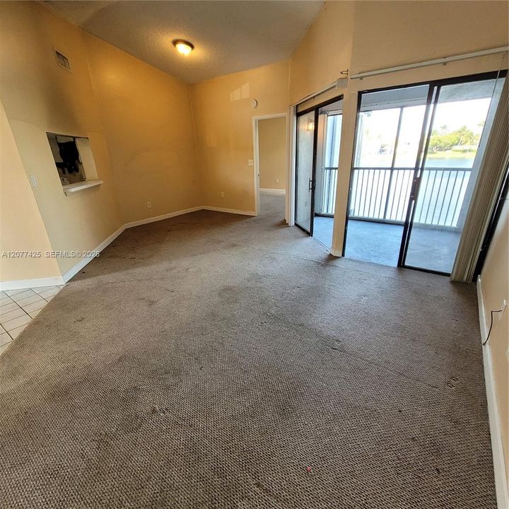 For Rent: $1,950 (2 beds, 2 baths, 970 Square Feet)