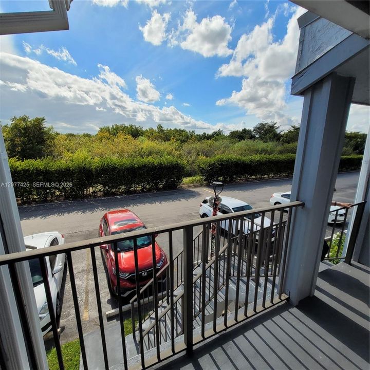 For Rent: $1,950 (2 beds, 2 baths, 970 Square Feet)