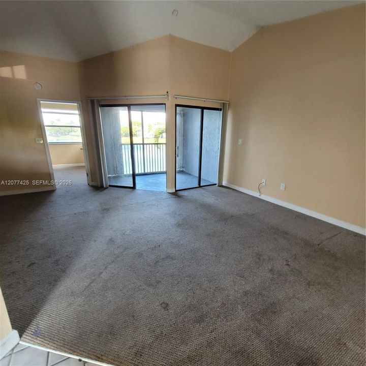 For Rent: $1,950 (2 beds, 2 baths, 970 Square Feet)