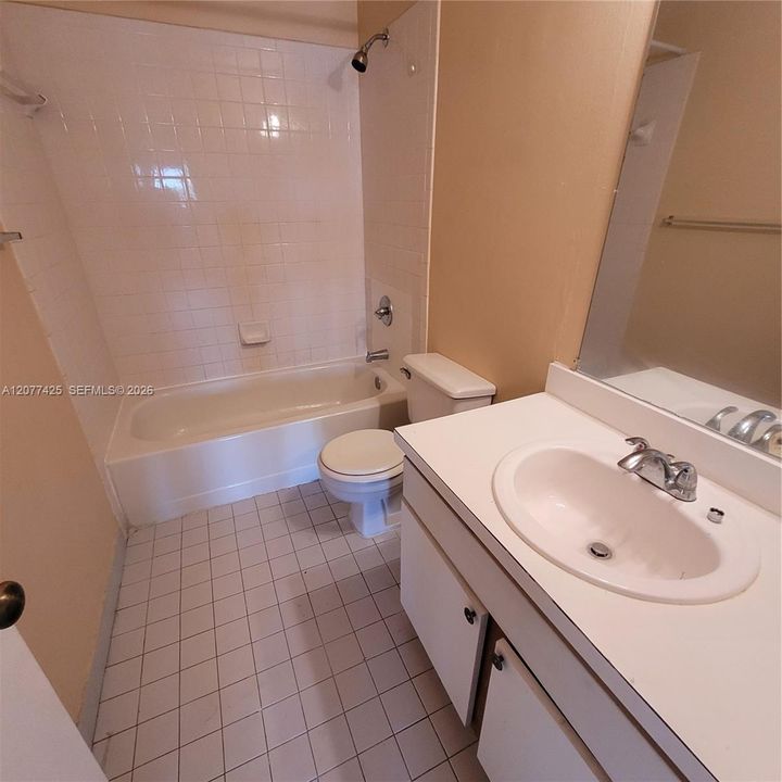 For Rent: $1,950 (2 beds, 2 baths, 970 Square Feet)