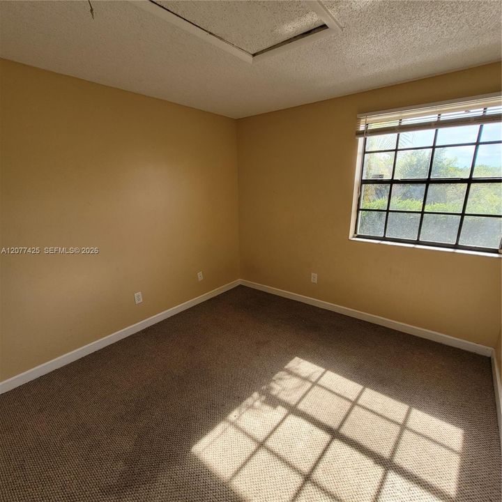 For Rent: $1,950 (2 beds, 2 baths, 970 Square Feet)