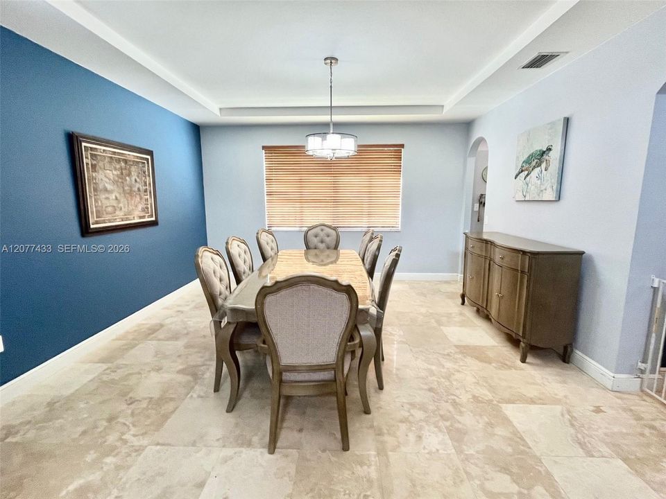 For Sale: $629,000 (4 beds, 3 baths, 2752 Square Feet)