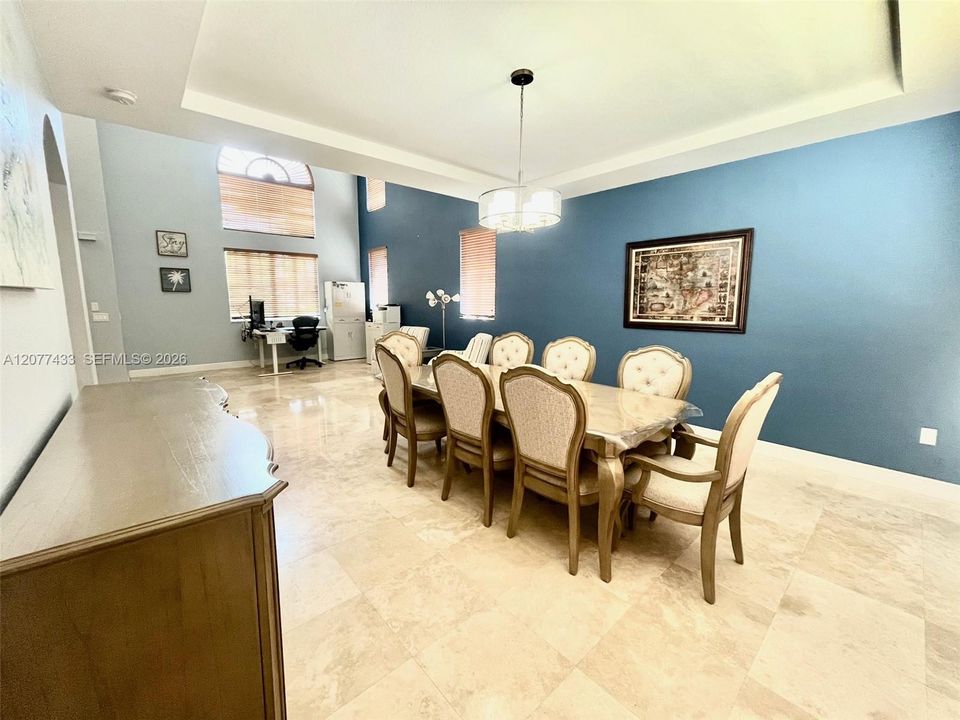 For Sale: $629,000 (4 beds, 3 baths, 2752 Square Feet)
