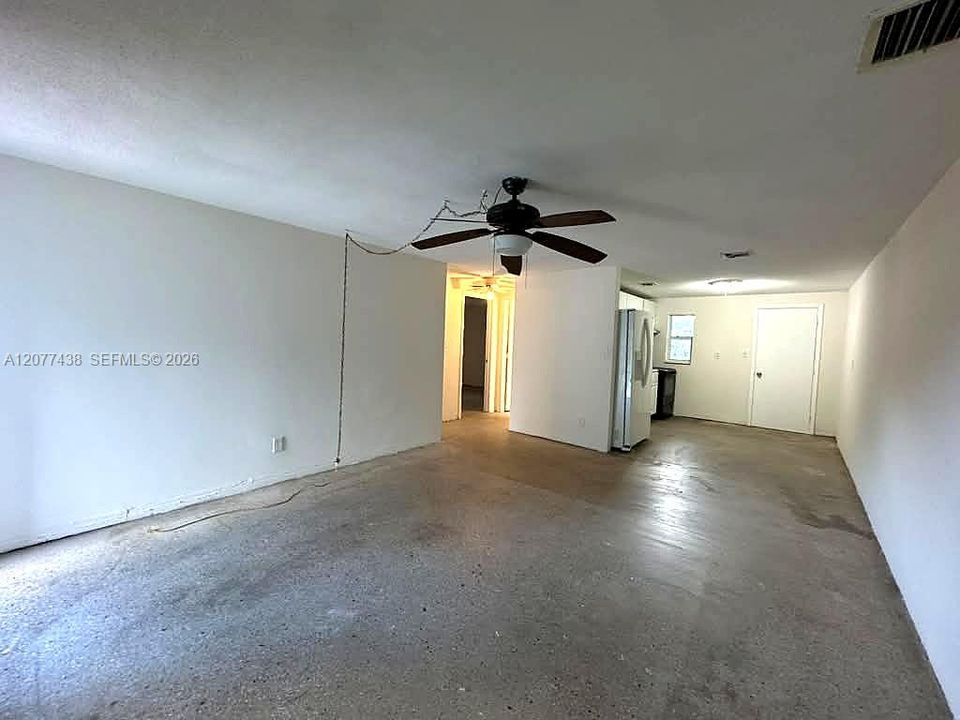 For Rent: $1,800 (2 beds, 1 baths, 1805 Square Feet)