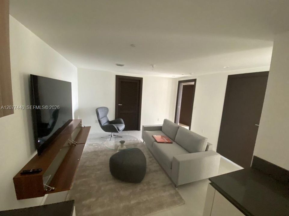 For Rent: $14,000 (3 beds, 3 baths, 1685 Square Feet)