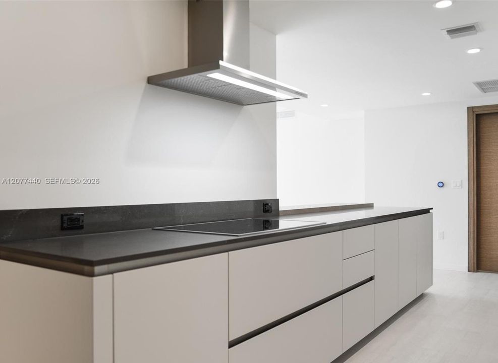 For Rent: $14,000 (3 beds, 3 baths, 1685 Square Feet)