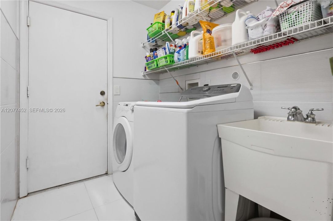 For Rent: $4,975 (4 beds, 3 baths, 2604 Square Feet)