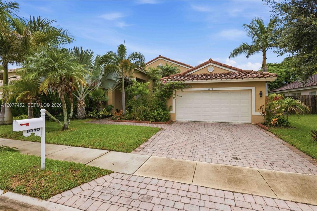 For Rent: $4,975 (4 beds, 3 baths, 2604 Square Feet)