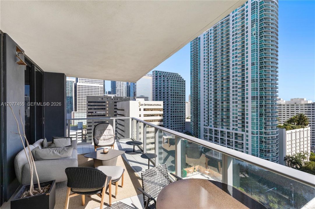 En Venta: $1,399,000 (3 camas, 3 baños, 1753 Pies cuadrados)