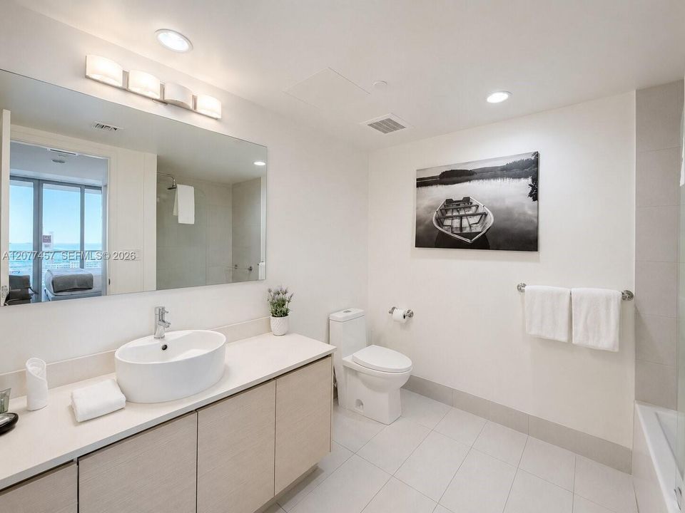 For Rent: $5,500 (2 beds, 2 baths, 1030 Square Feet)