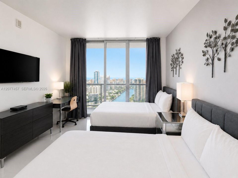 For Rent: $5,500 (2 beds, 2 baths, 1030 Square Feet)