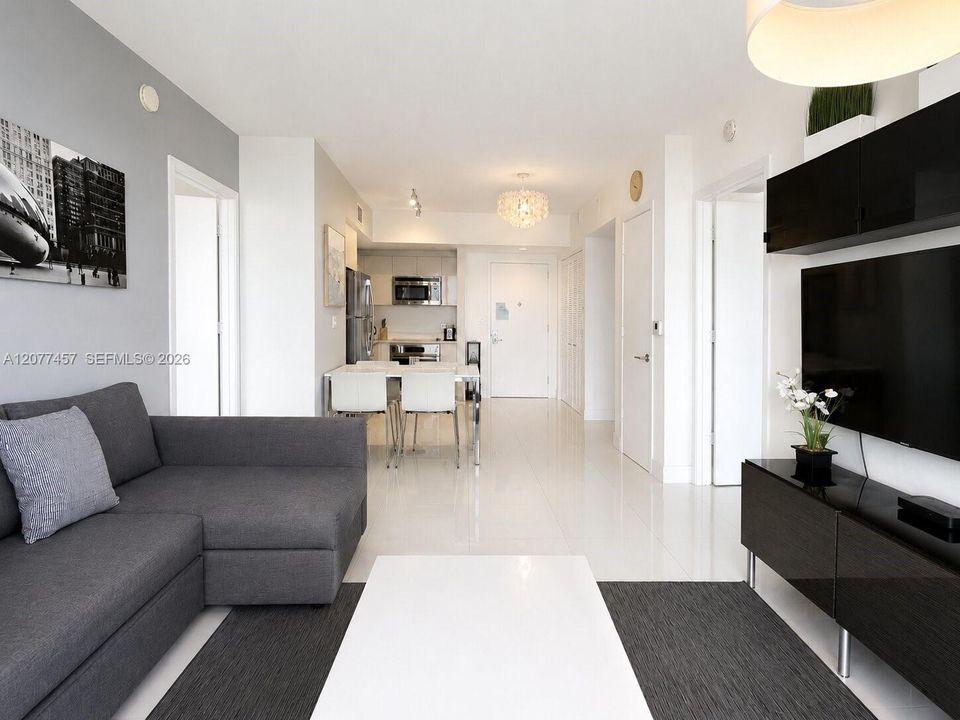 For Rent: $5,500 (2 beds, 2 baths, 1030 Square Feet)