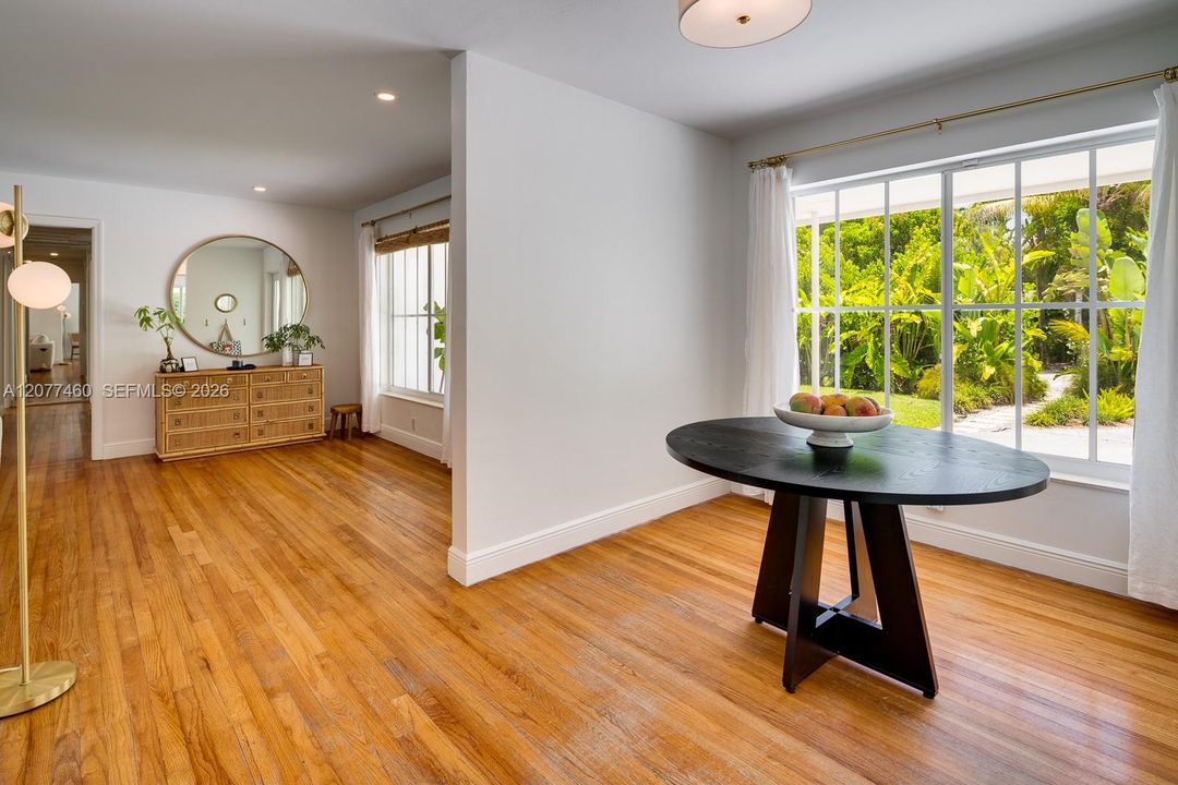 For Rent: $6,950 (3 beds, 2 baths, 1475 Square Feet)