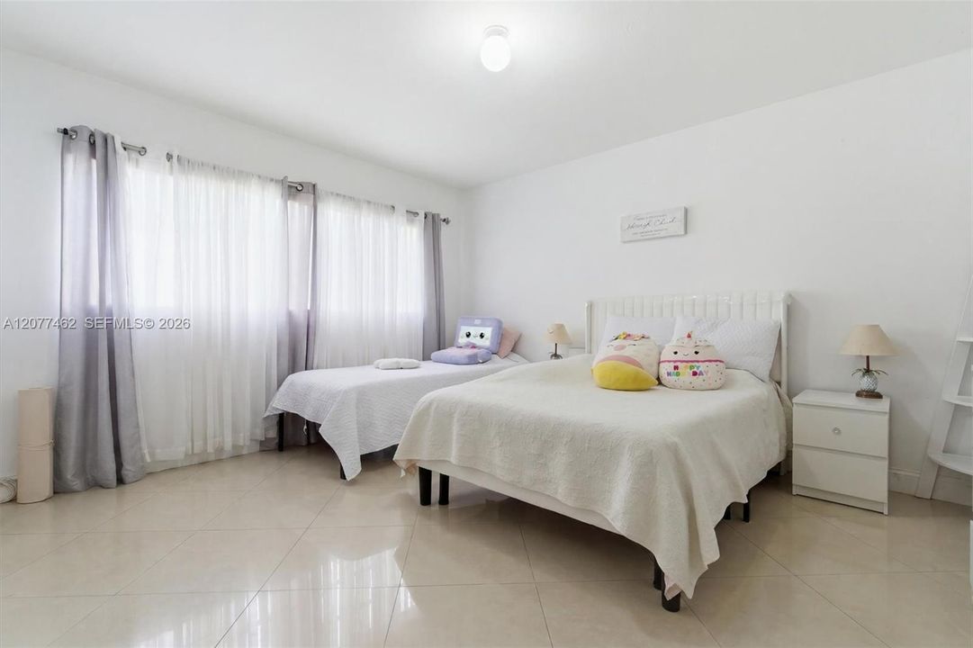 В аренду: $2,100 (1 спален, 1 ванн, 700 Квадратных фут)