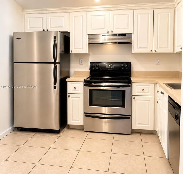 For Sale: $210,000 (2 beds, 2 baths, 1057 Square Feet)