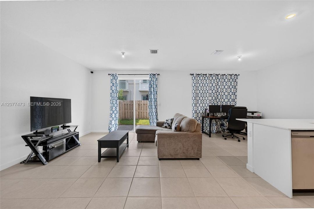 For Sale: $409,900 (3 beds, 2 baths, 1694 Square Feet)