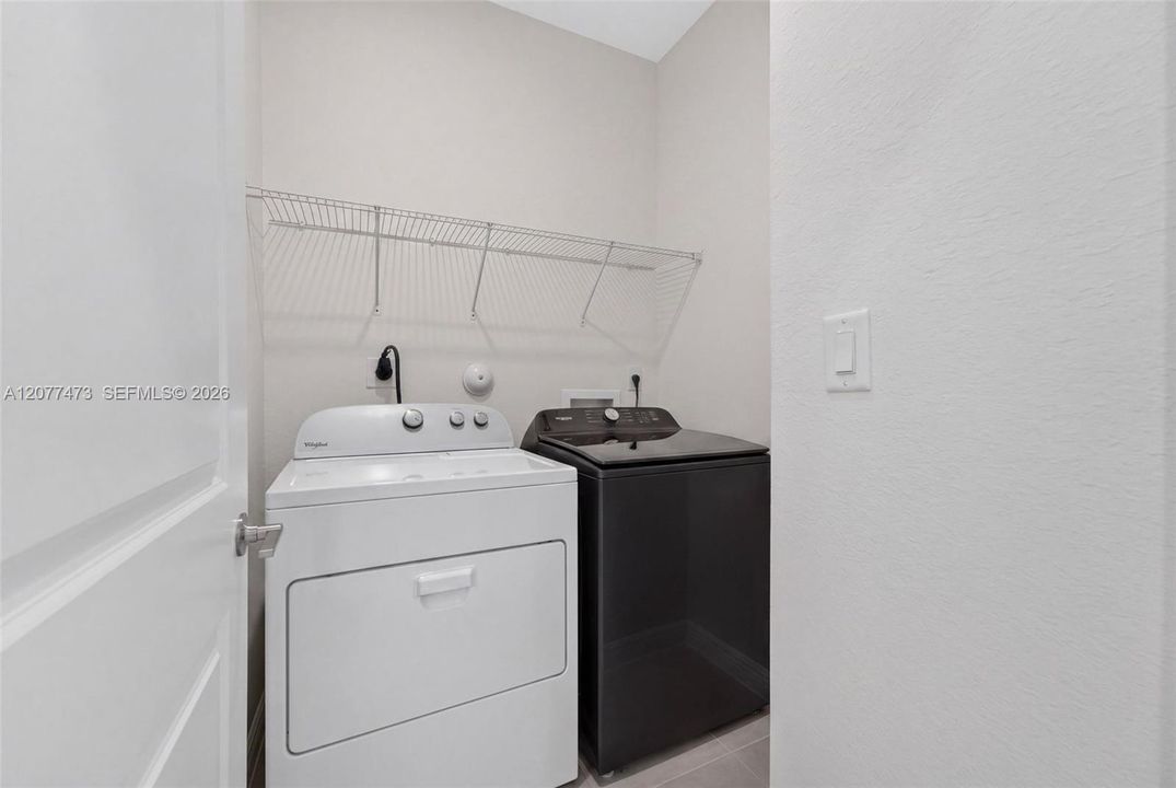 For Sale: $409,900 (3 beds, 2 baths, 1694 Square Feet)