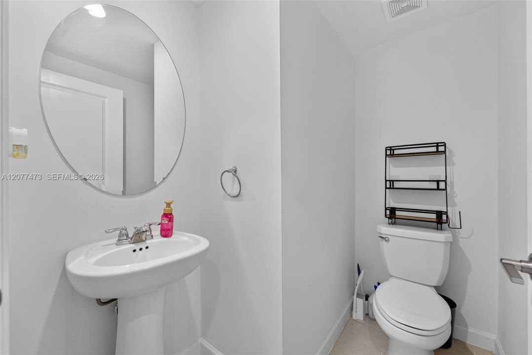 For Sale: $409,900 (3 beds, 2 baths, 1694 Square Feet)