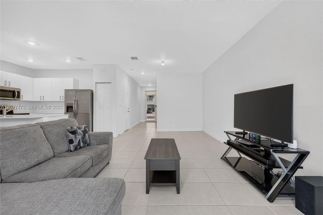 For Sale: $409,900 (3 beds, 2 baths, 1694 Square Feet)