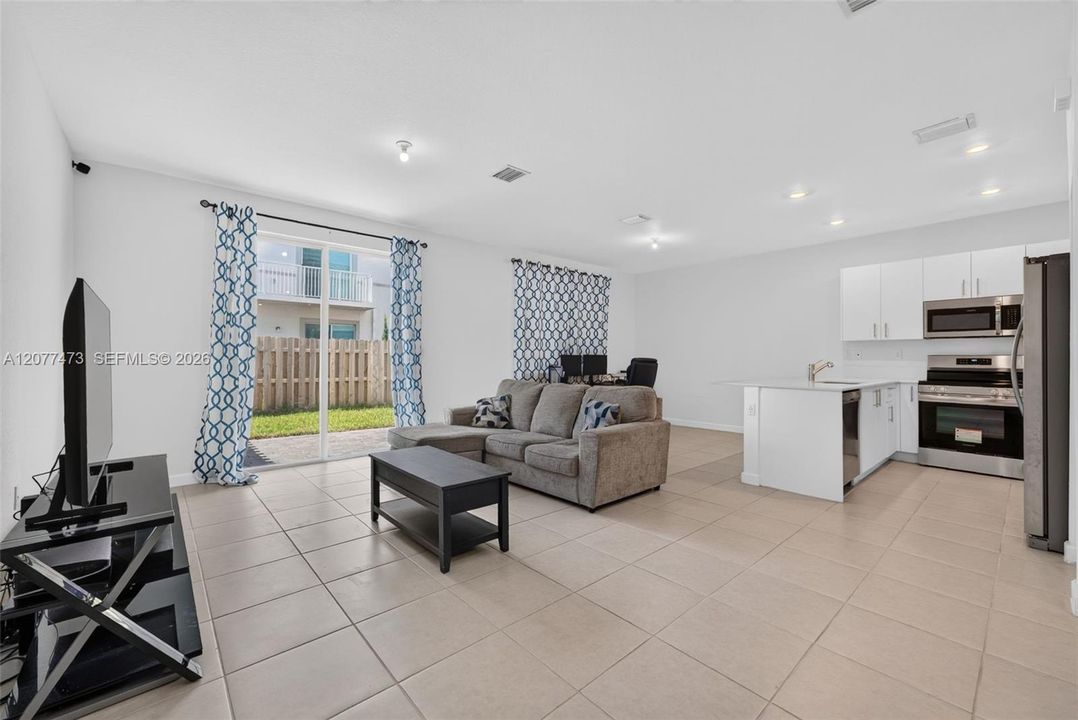 For Sale: $409,900 (3 beds, 2 baths, 1694 Square Feet)