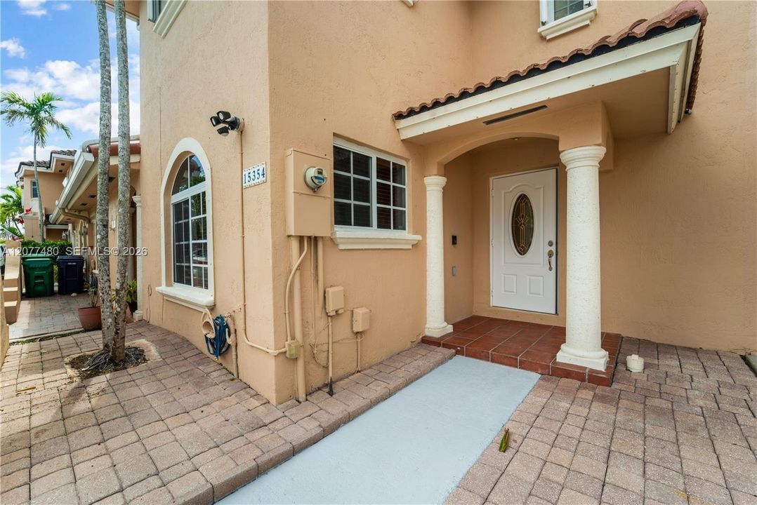 En Venta: $459,900 (2 camas, 2 baños, 1406 Pies cuadrados)