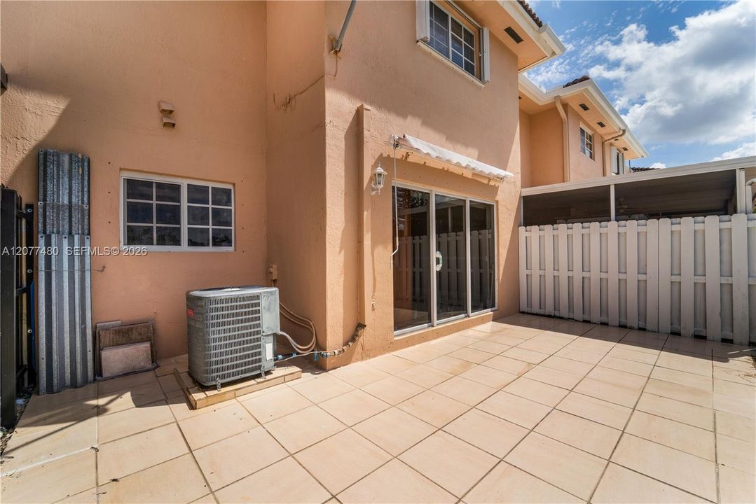 En Venta: $459,900 (2 camas, 2 baños, 1406 Pies cuadrados)