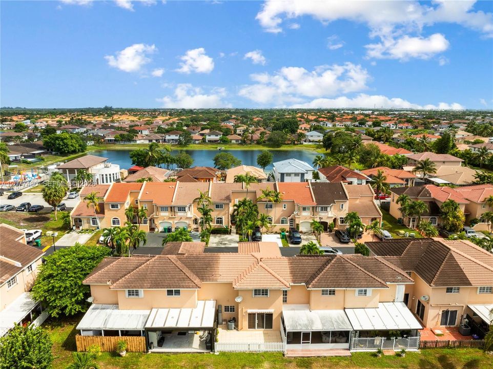 En Venta: $459,900 (2 camas, 2 baños, 1406 Pies cuadrados)