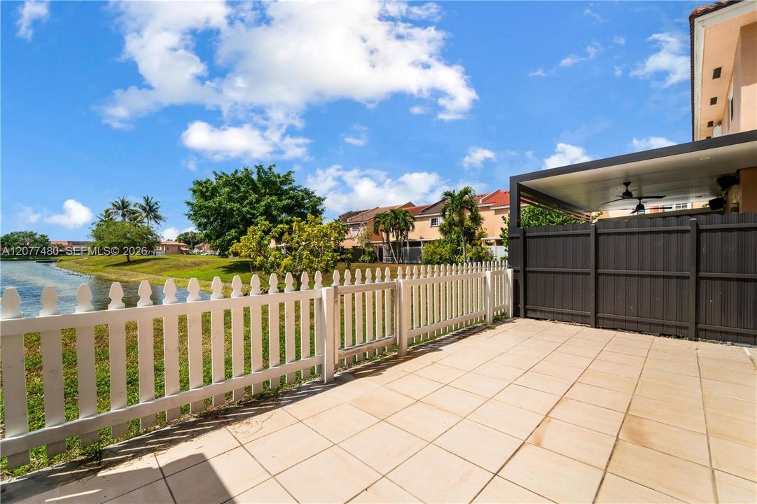 En Venta: $459,900 (2 camas, 2 baños, 1406 Pies cuadrados)