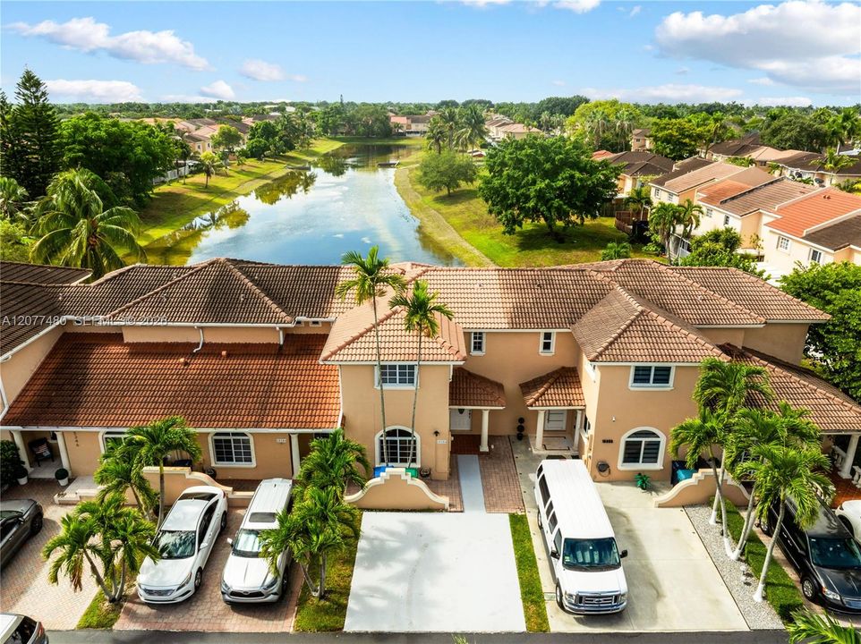 En Venta: $459,900 (2 camas, 2 baños, 1406 Pies cuadrados)
