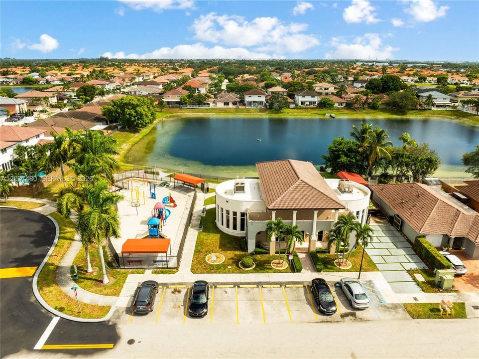 En Venta: $459,900 (2 camas, 2 baños, 1406 Pies cuadrados)