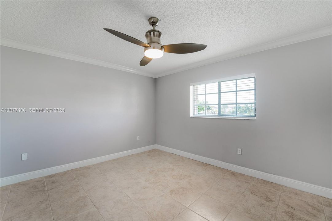 En Venta: $459,900 (2 camas, 2 baños, 1406 Pies cuadrados)