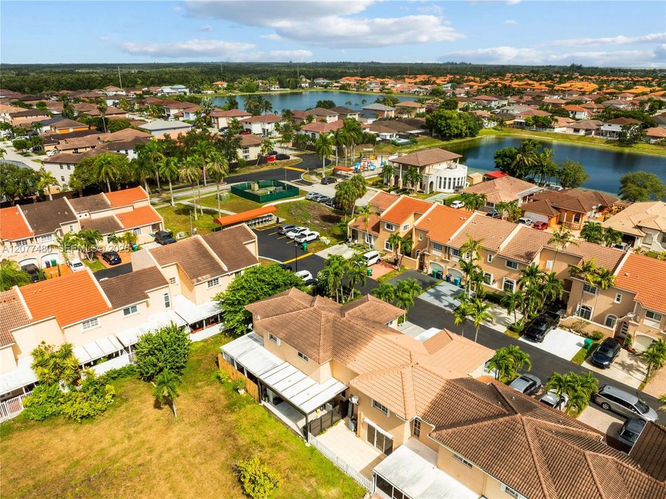 En Venta: $459,900 (2 camas, 2 baños, 1406 Pies cuadrados)