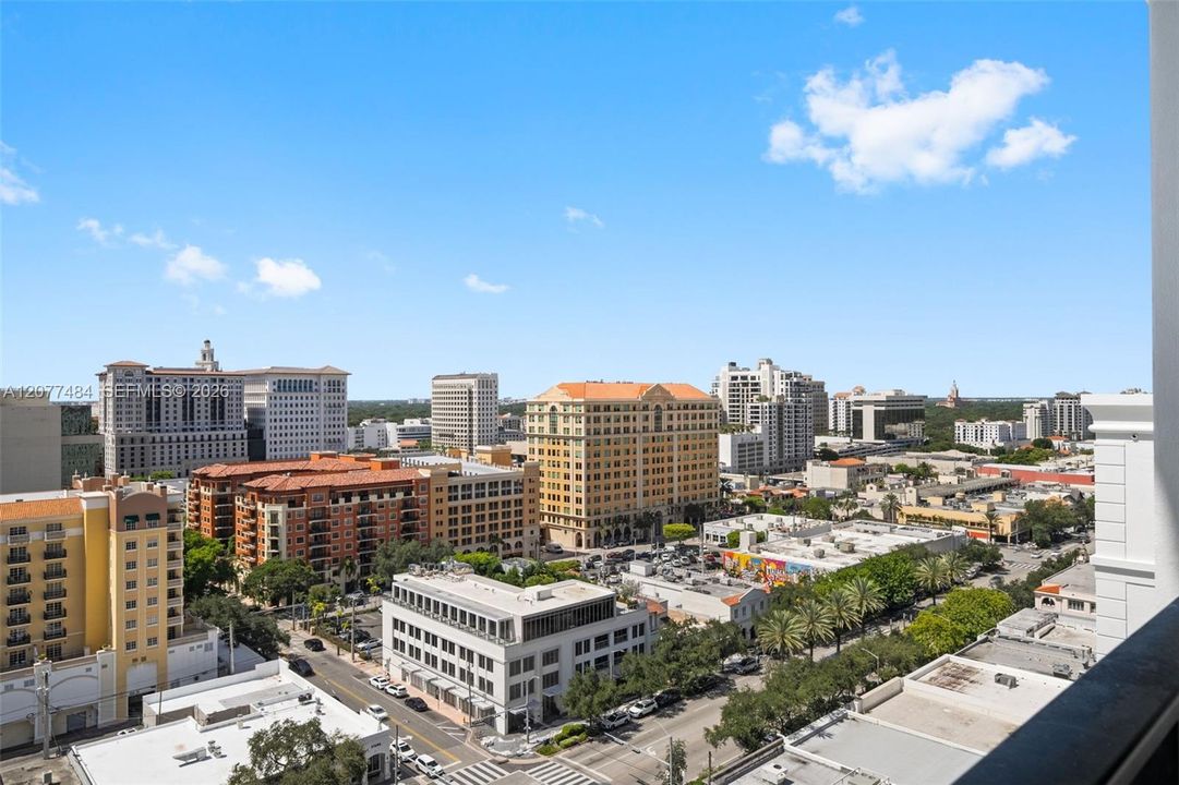 For Sale: $735,000 (2 beds, 2 baths, 1114 Square Feet)