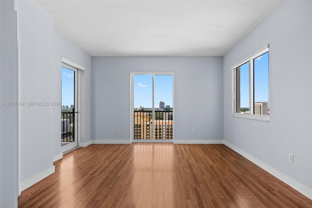 For Sale: $735,000 (2 beds, 2 baths, 1114 Square Feet)