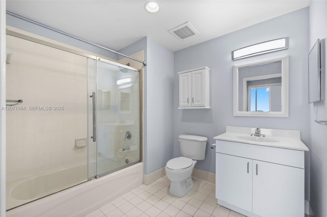For Sale: $735,000 (2 beds, 2 baths, 1114 Square Feet)