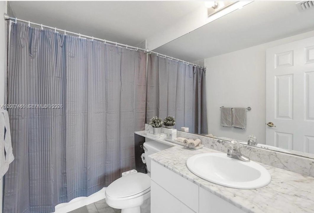 En Renta: $3,950 (2 camas, 2 baños, 960 Pies cuadrados)