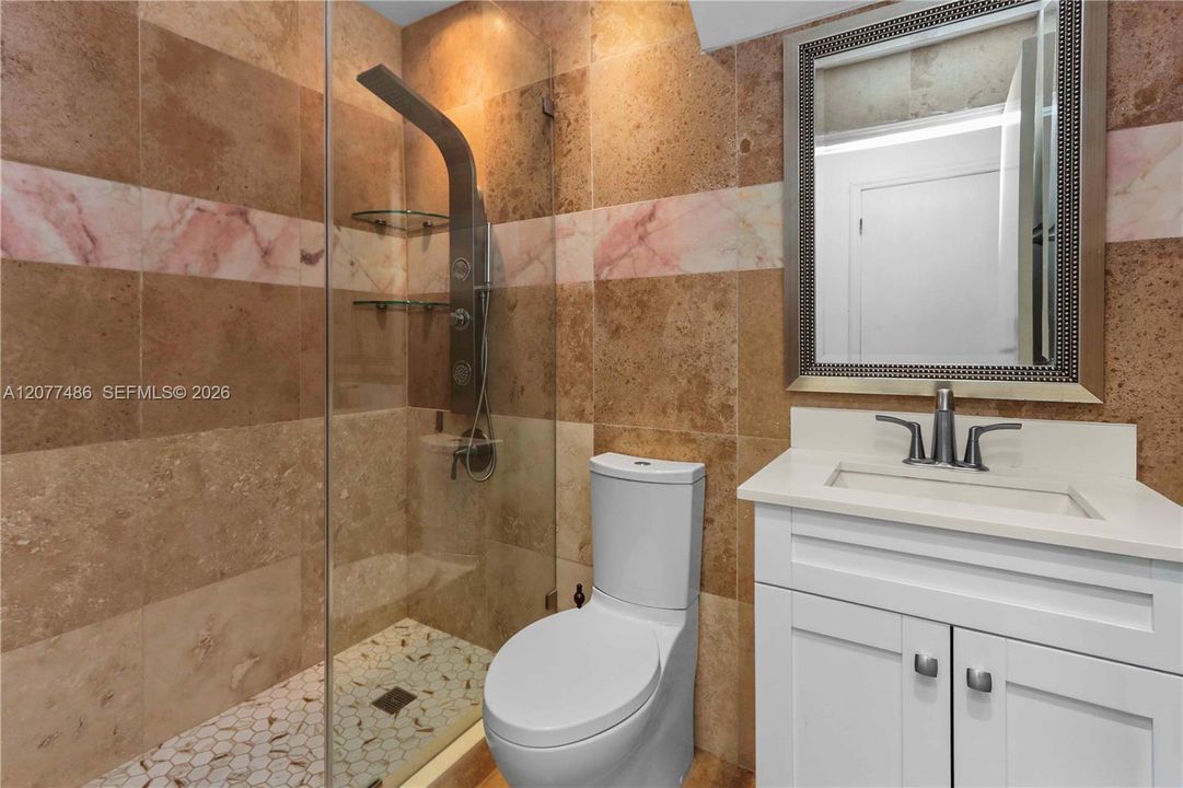 En Renta: $4,600 (4 camas, 3 baños, 2124 Pies cuadrados)