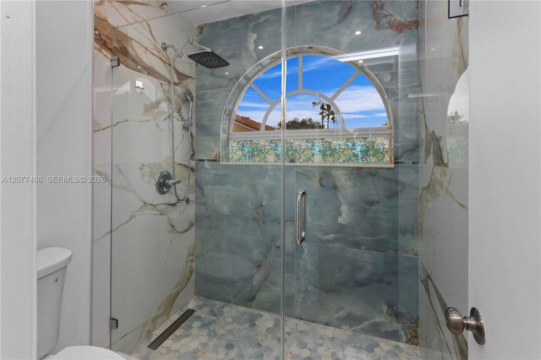 En Renta: $4,600 (4 camas, 3 baños, 2124 Pies cuadrados)