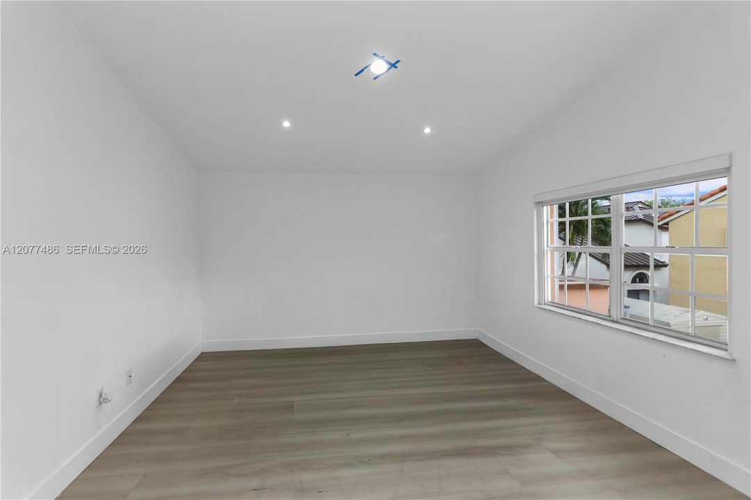 En Renta: $4,600 (4 camas, 3 baños, 2124 Pies cuadrados)